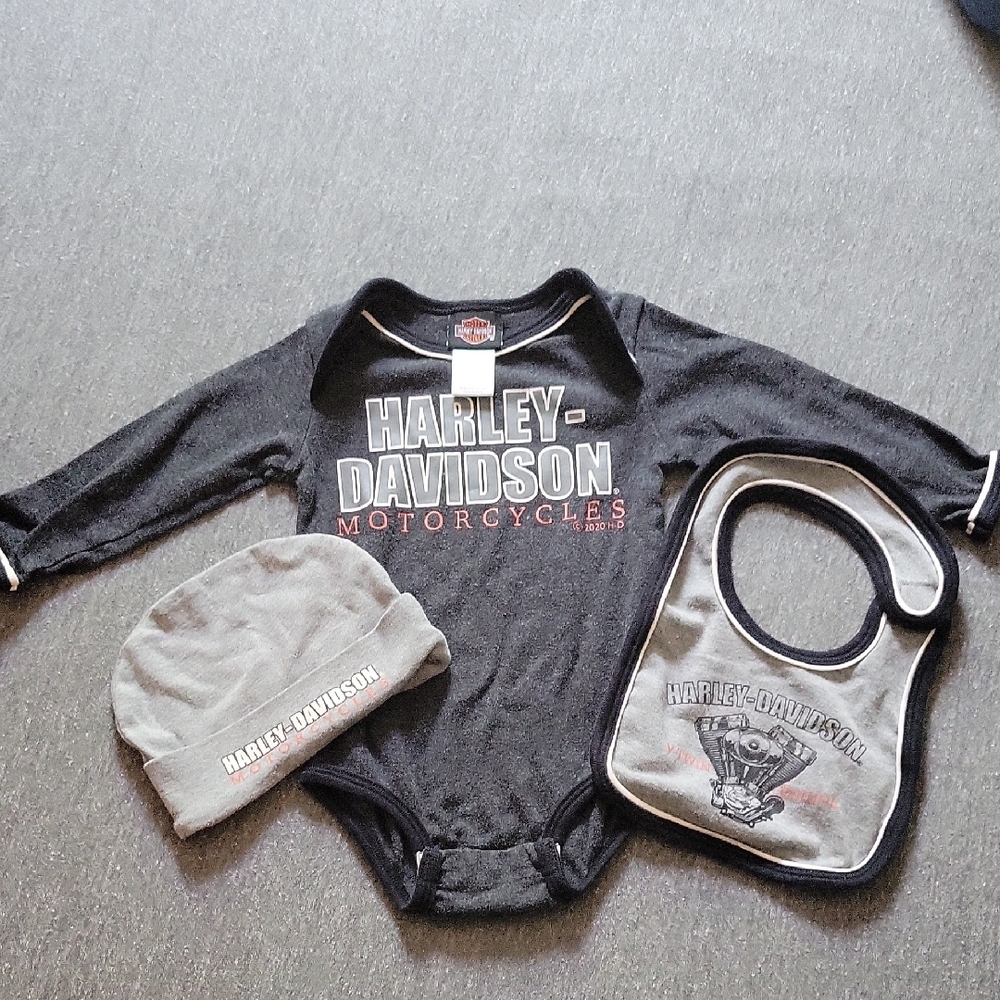 Harley-Davidson Black and Gray Bib Set